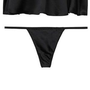 NEW Victoria Secret thongs X2